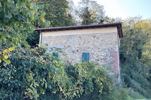 Villino in contesto collinare