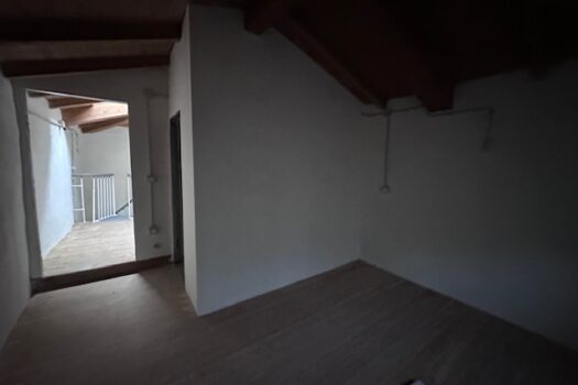 Villino in contesto collinare