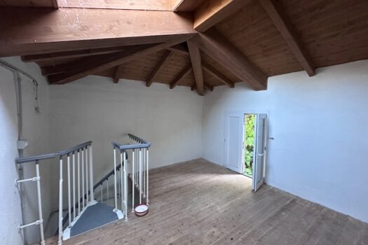 Villino in contesto collinare